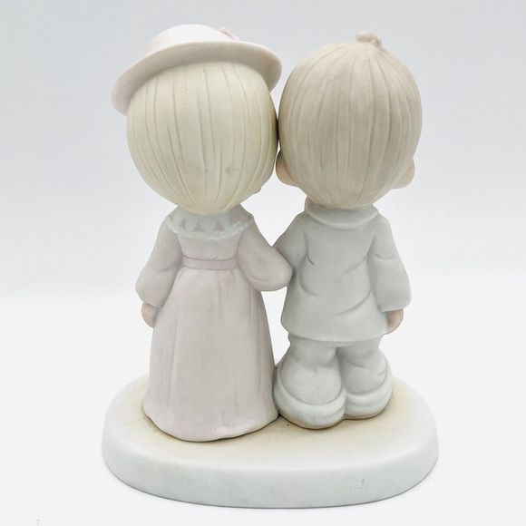 Precious Moments God Bless Our Family Porcelain Figurine. Vintage 1986. EUC - Picture 3 of 5